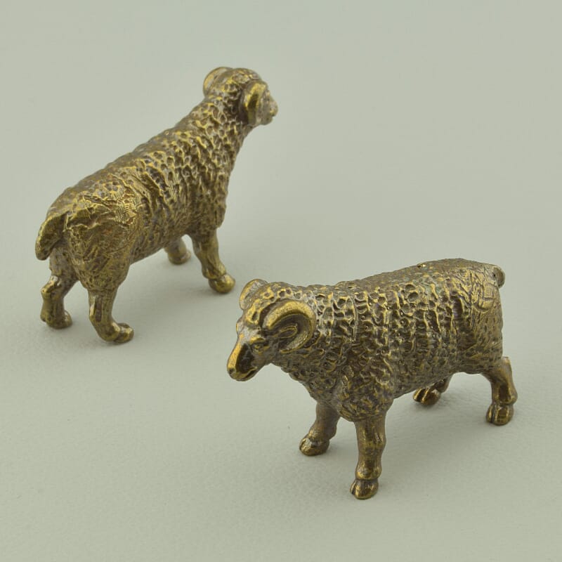 Латунные статуэтки